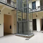Sunny&Bright Premium Apartment Near New York Cafe