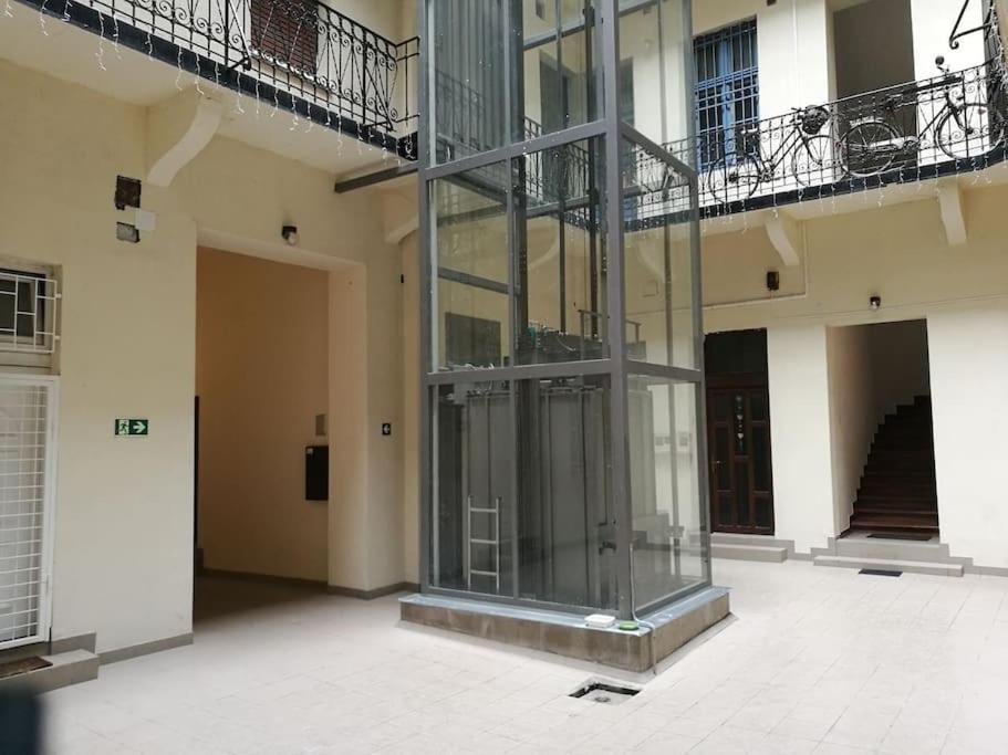 Apartment Sunny&bright Premium Near New York Cafe
